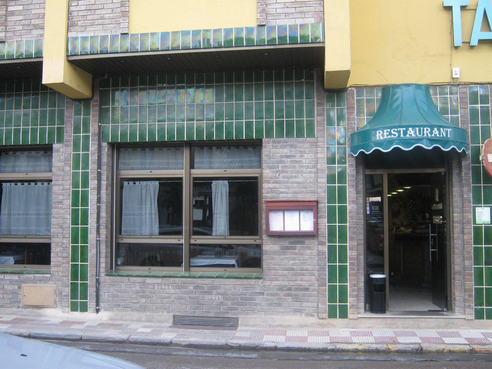 Hotel Hostal Tarrés Anglés Exterior foto